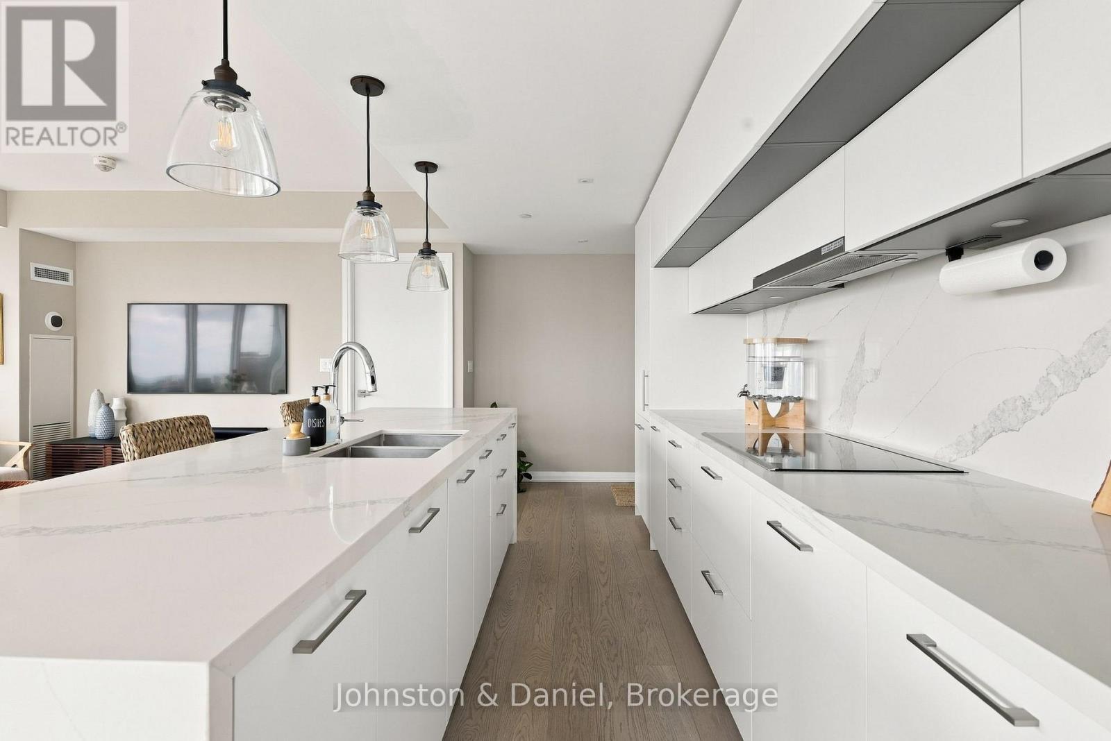 Plenty of prep and storage space - 2010 - 99 Foxbar Road, Toronto, ON