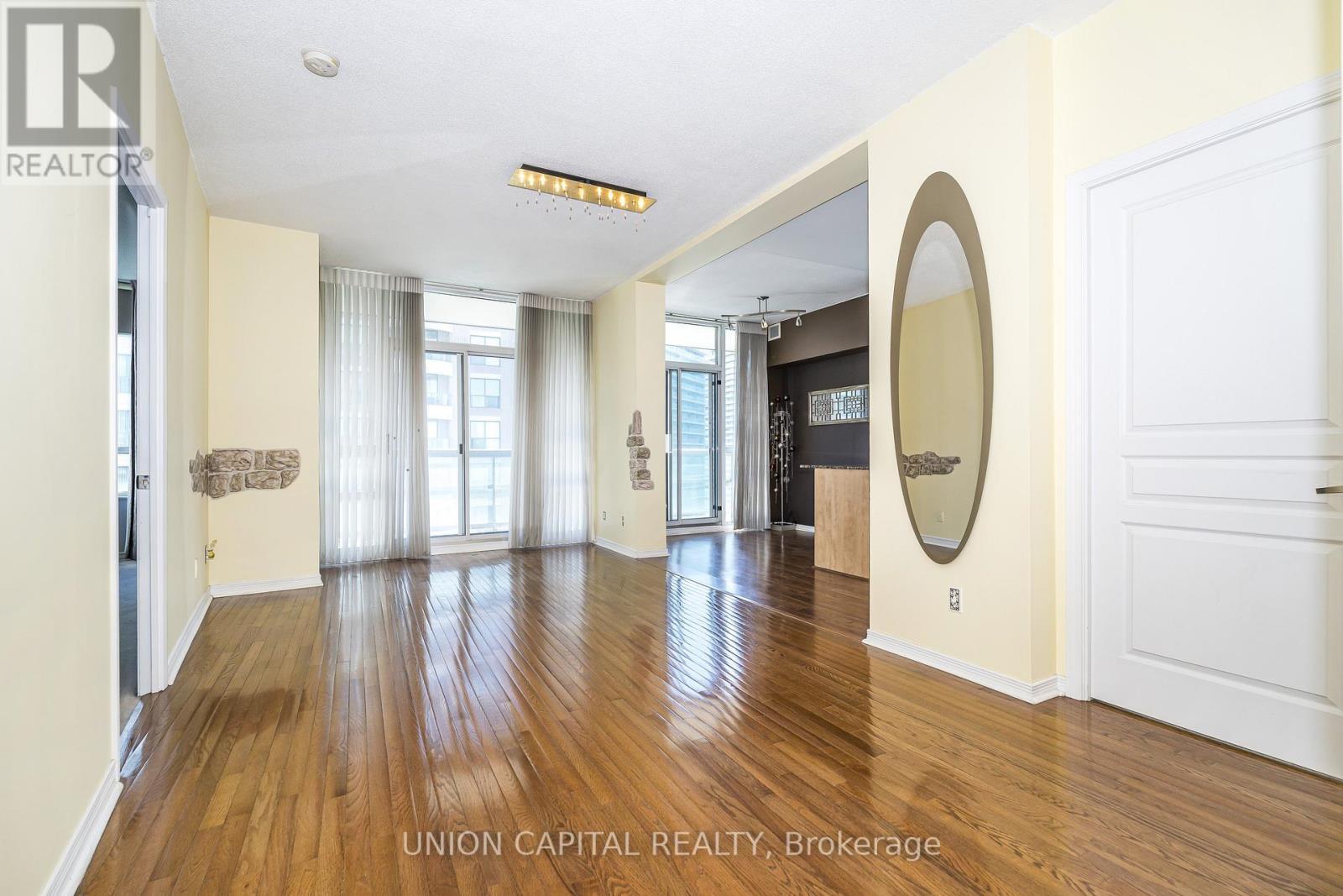2002 - 509 Beecroft Road, Toronto, ON