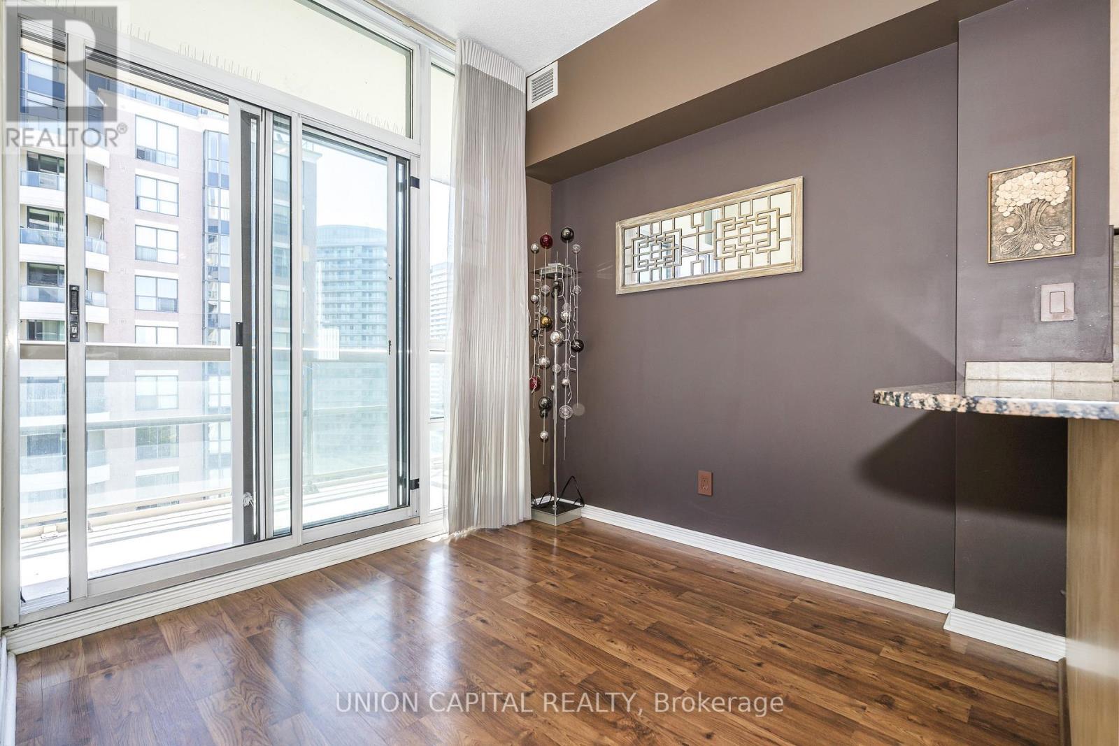 2002 - 509 Beecroft Road, Toronto, ON