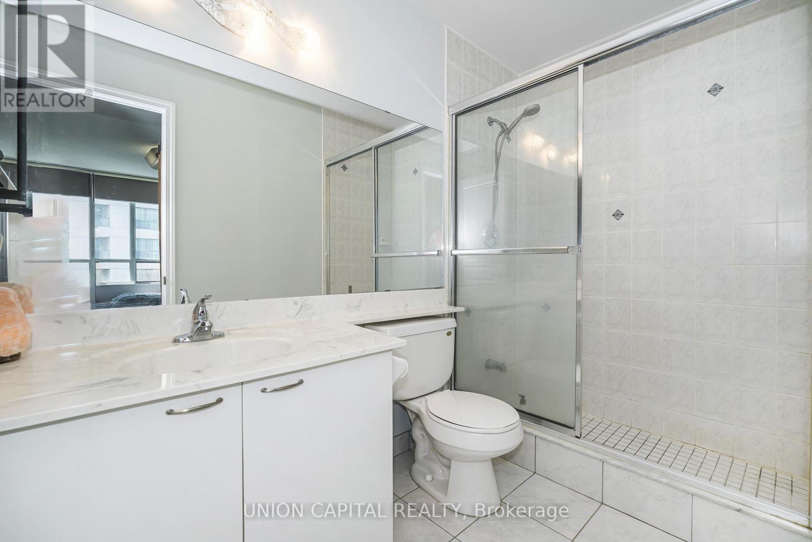 Primary Ensuite - 2002 - 509 Beecroft Road, Toronto, ON