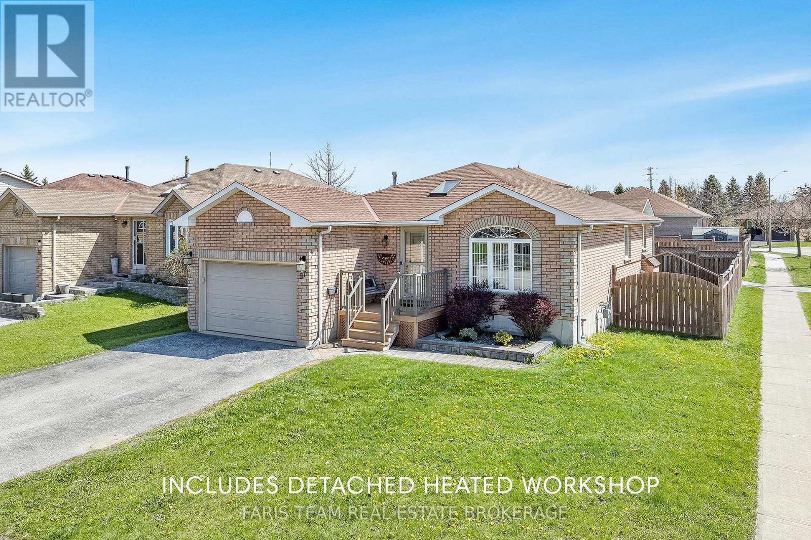 57 Wessenger Drive, Barrie, ON