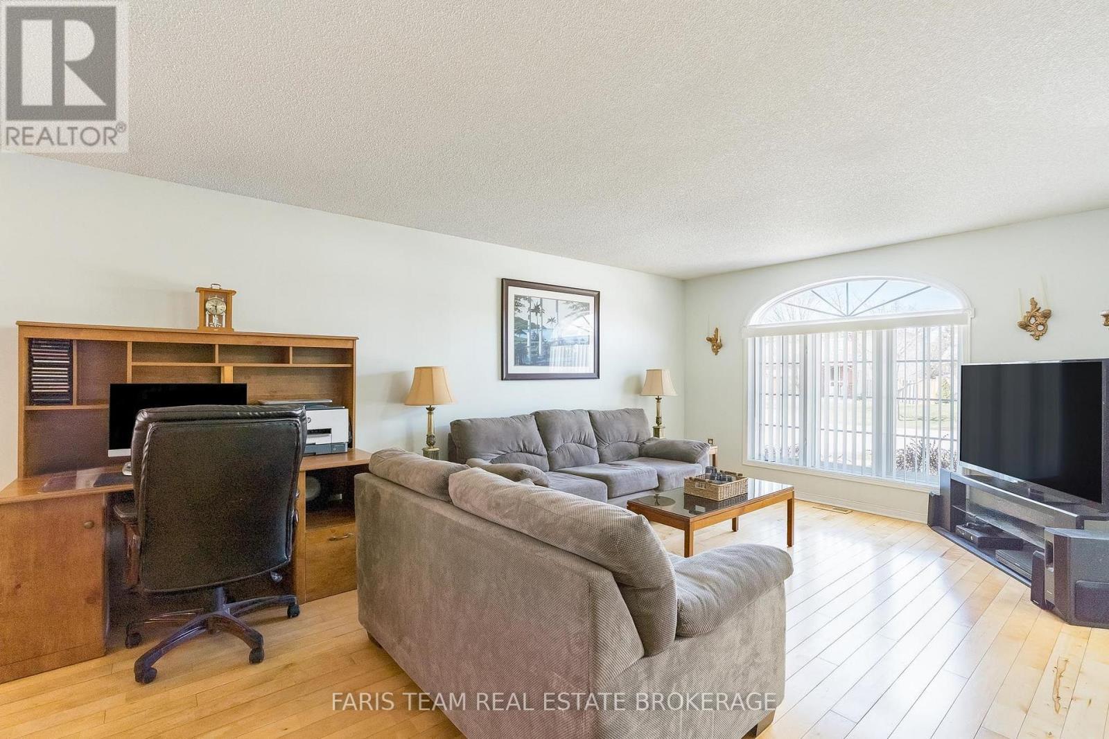 57 Wessenger Drive, Barrie, ON