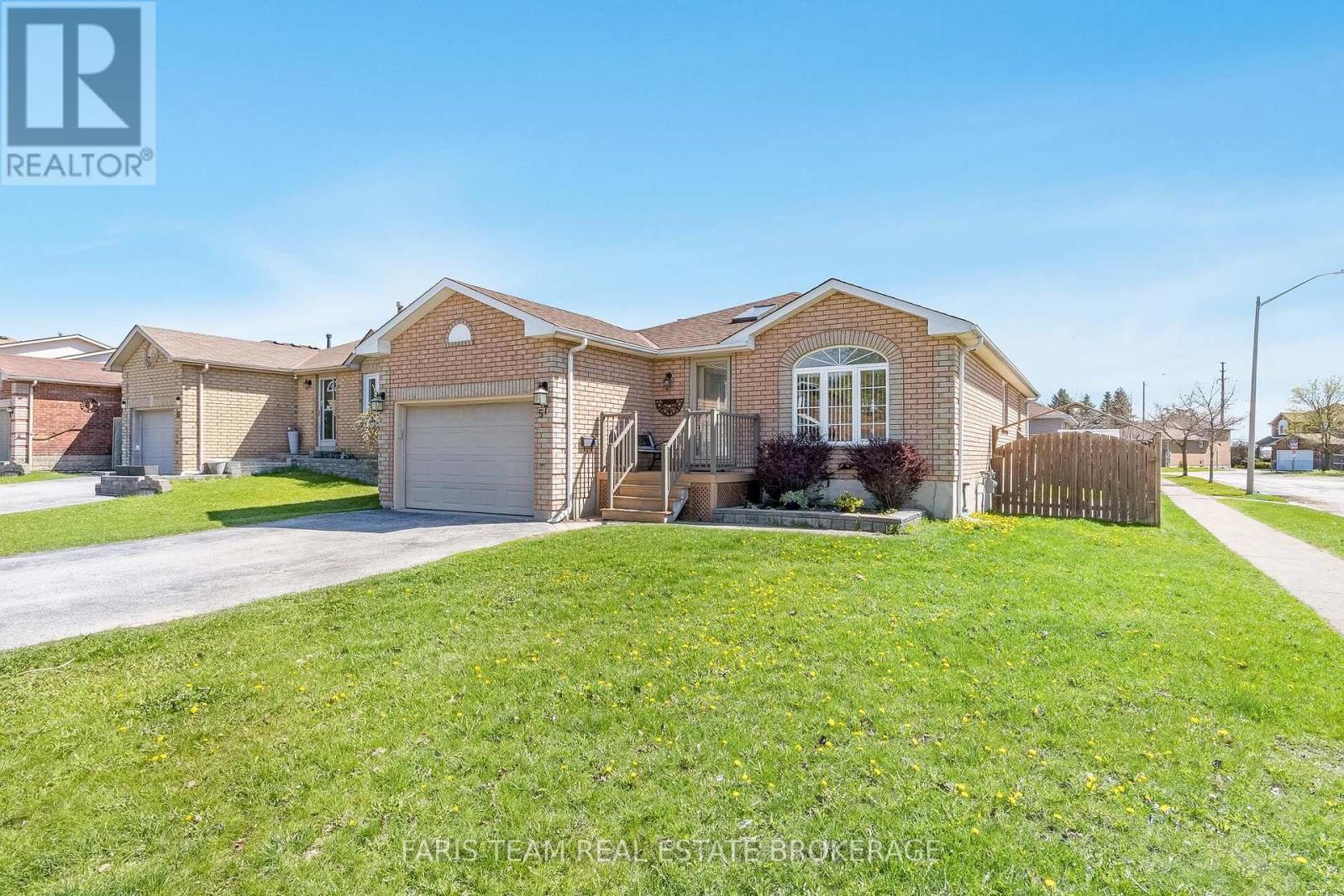 57 Wessenger Drive, Barrie, ON