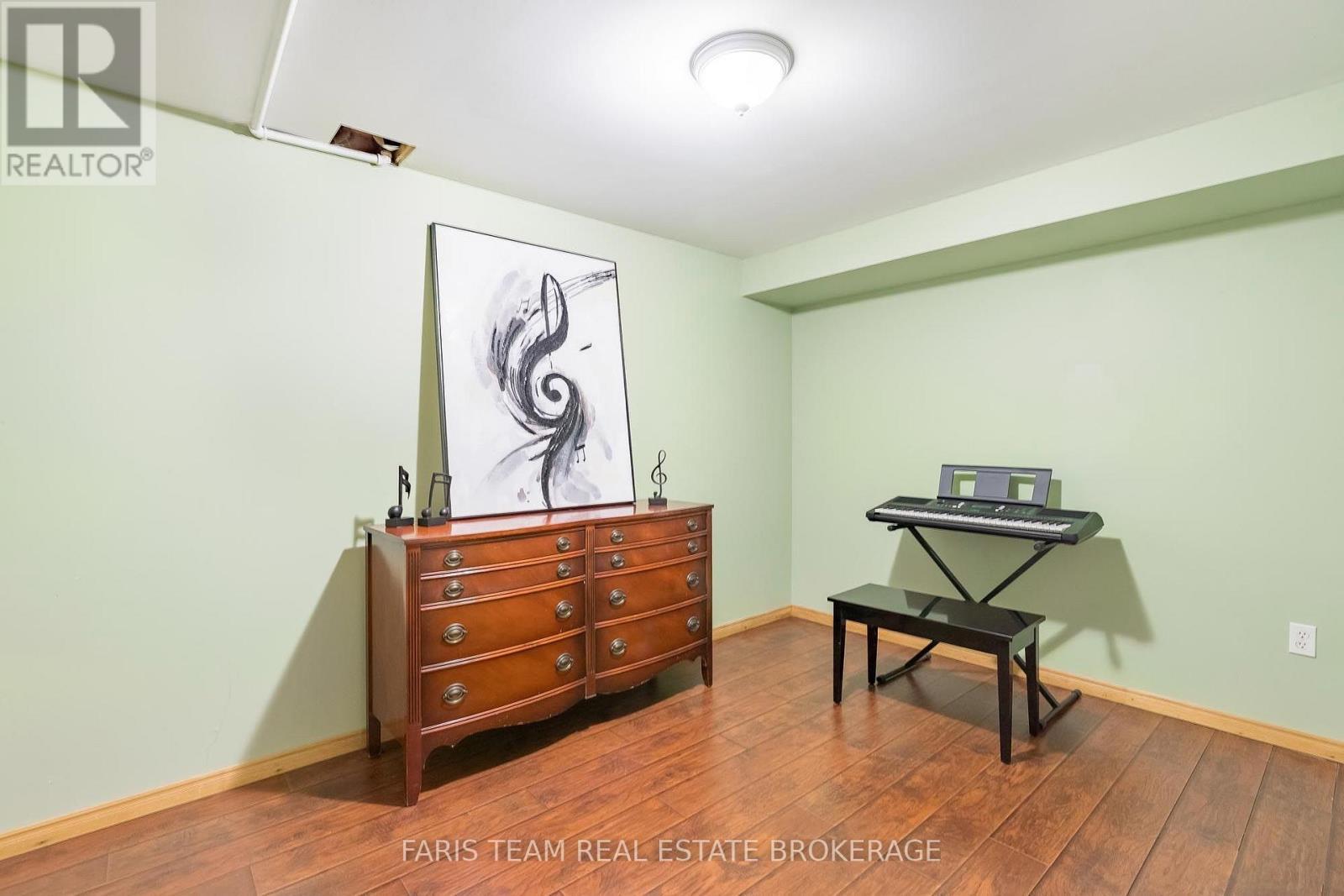 57 Wessenger Drive, Barrie, ON