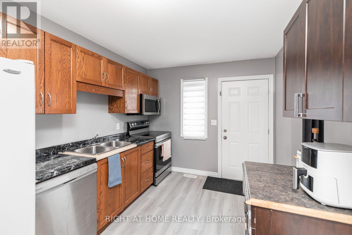 42 Saturn Road, Port Colborne, ON