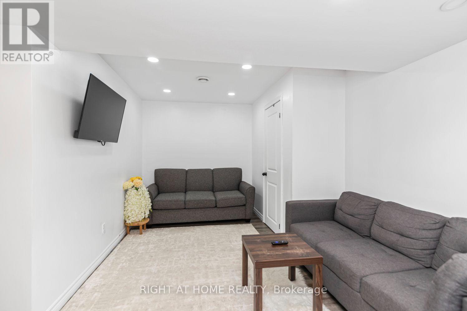 42 Saturn Road, Port Colborne, ON