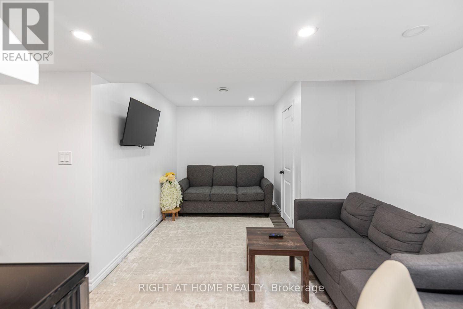 42 Saturn Road, Port Colborne, ON
