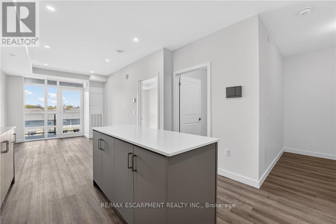304 - 461 Green Road, Hamilton, ON
