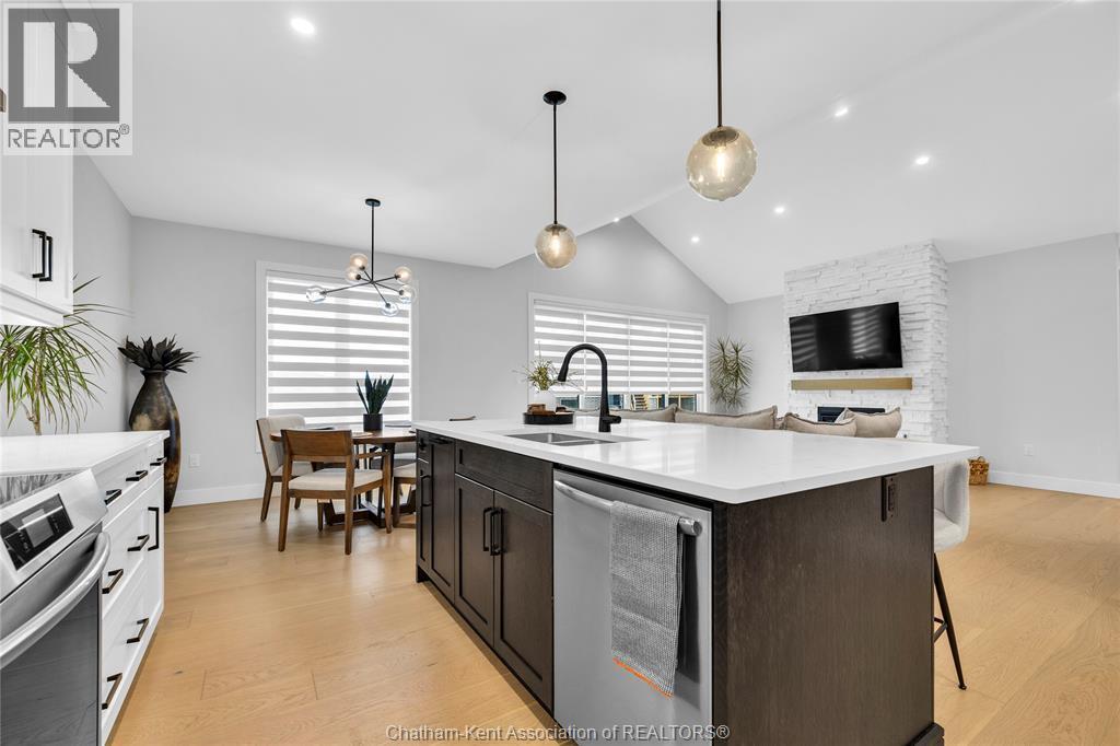 111 Bloomington Way, Chatham, ON