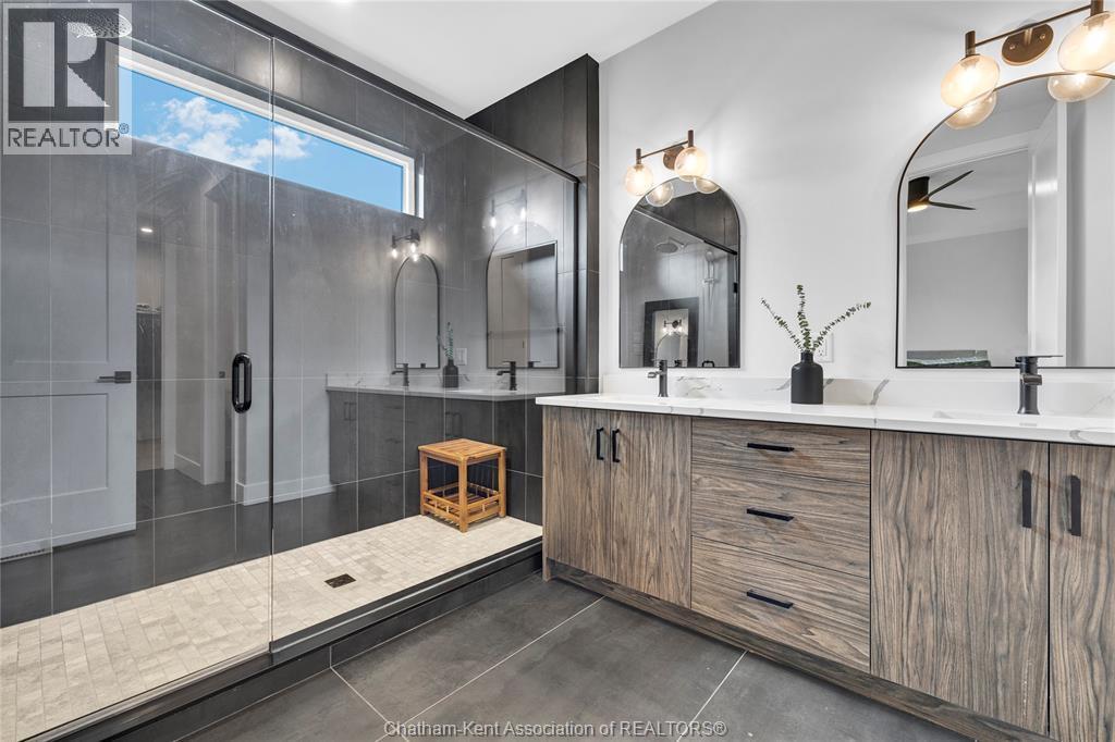 111 Bloomington Way, Chatham, ON