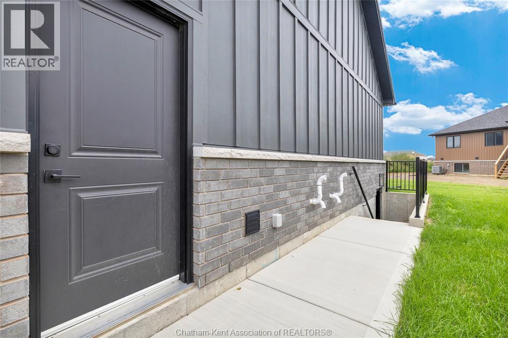 111 Bloomington Way, Chatham, ON