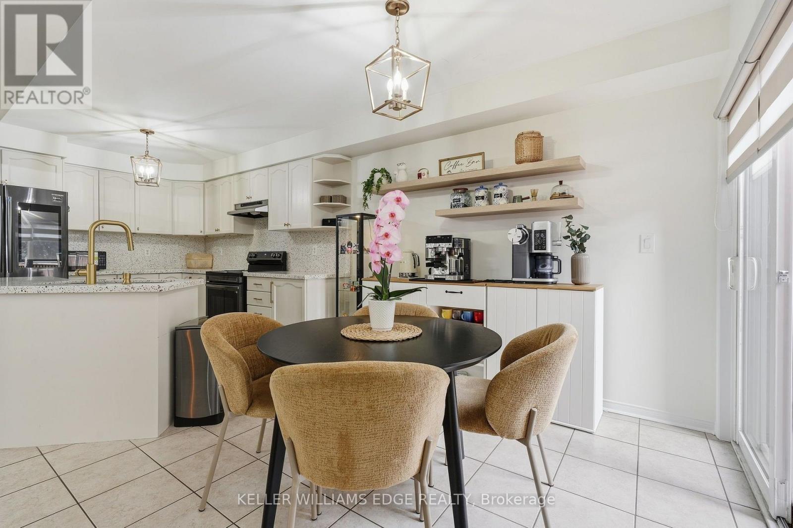 Bright Eat-In Kitchen - 4828 Verdi Street, Burlington, ON