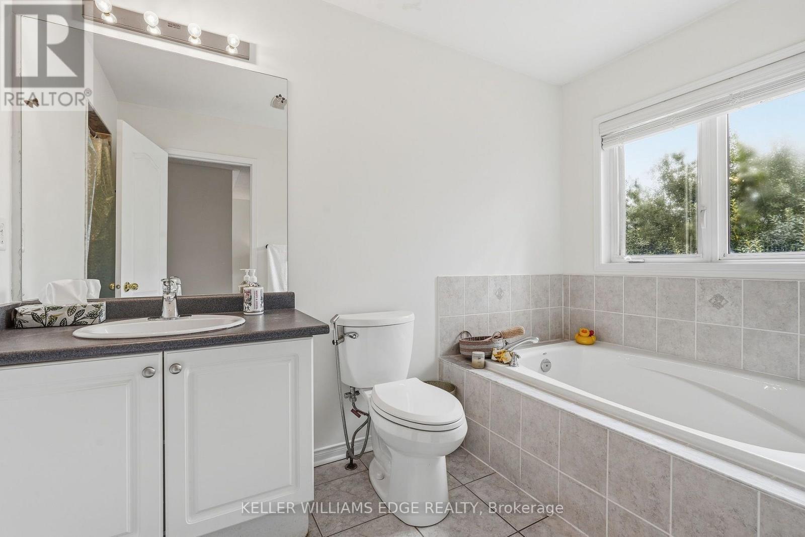 Elegant Primary 4PC Ensuite - 4828 Verdi Street, Burlington, ON