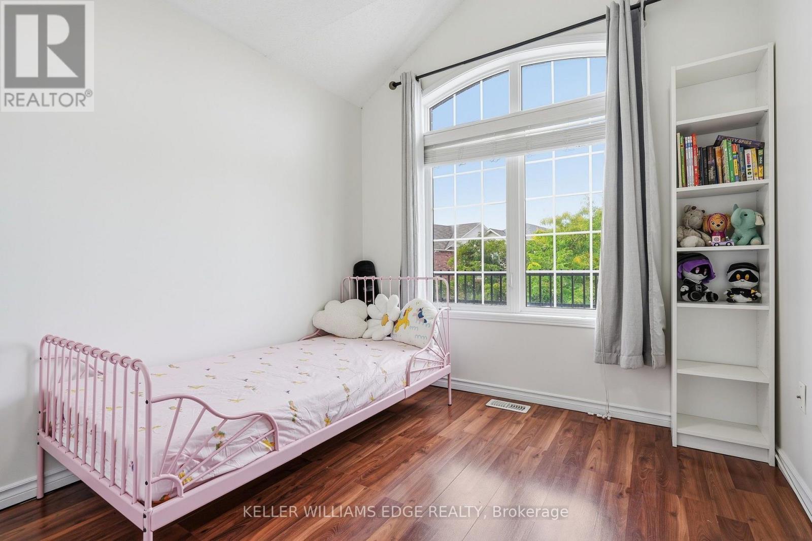 Comfortable Bedroom 3 - 4828 Verdi Street, Burlington, ON
