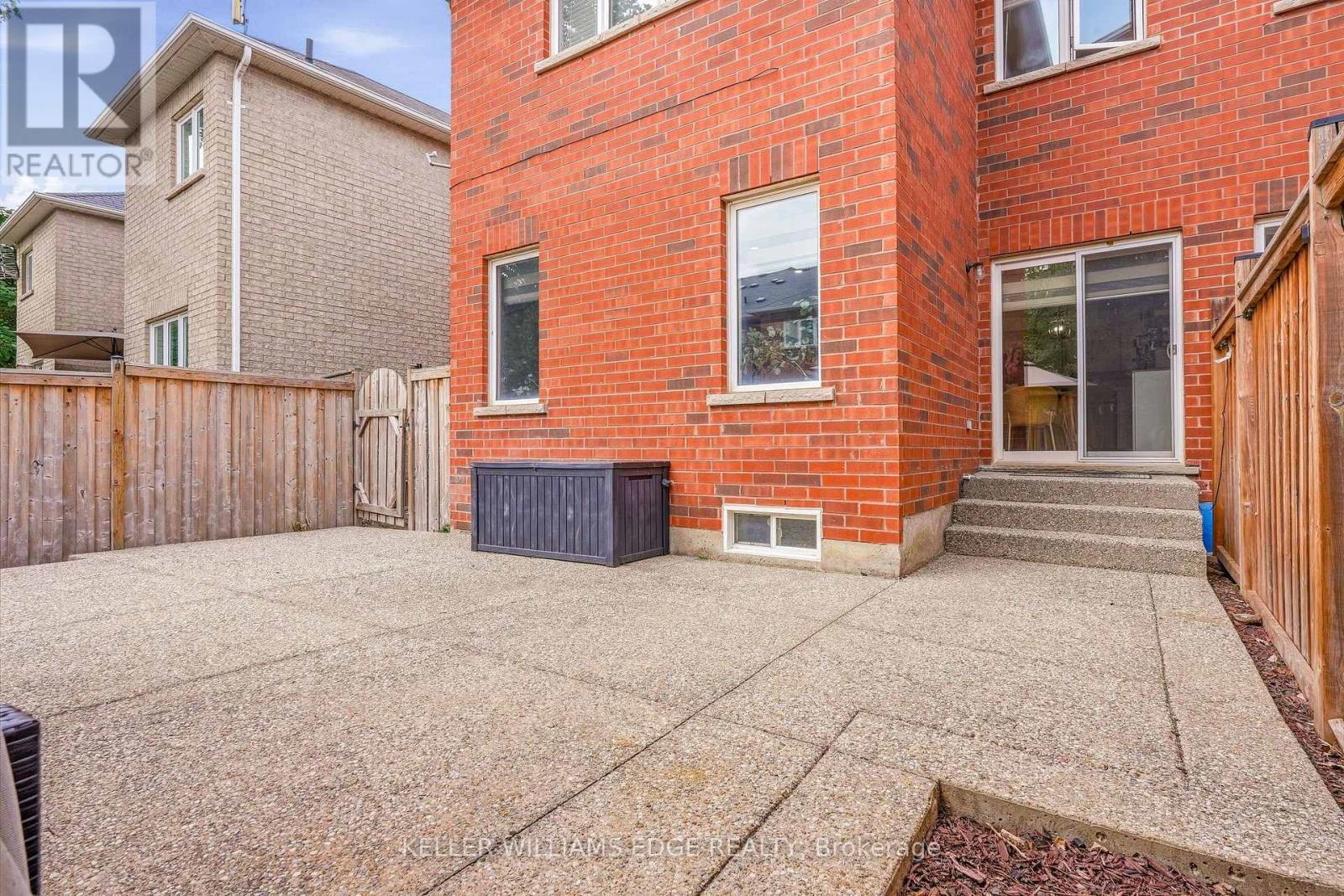 Low Maintenance Backyard Retreat - 4828 Verdi Street, Burlington, ON