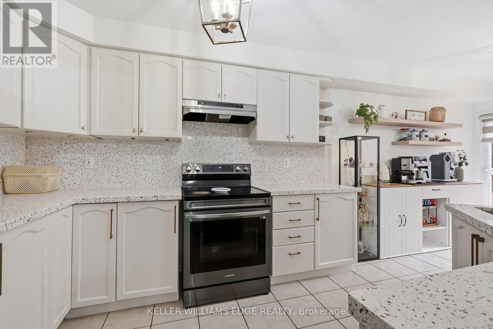 Kitchen w/ Stainless Steel Appliances - 4828 Verdi Street, Burlington, ON