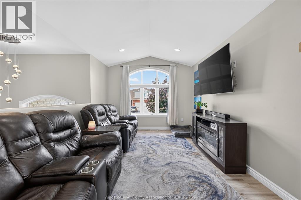 399 Poplar Drive, Lakeshore, ON