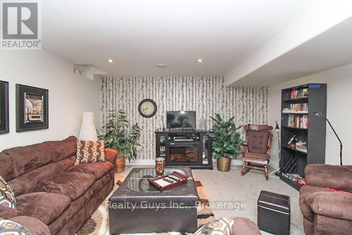 1235 Haggis Drive, Peterborough (Monaghan Ward 2), ON