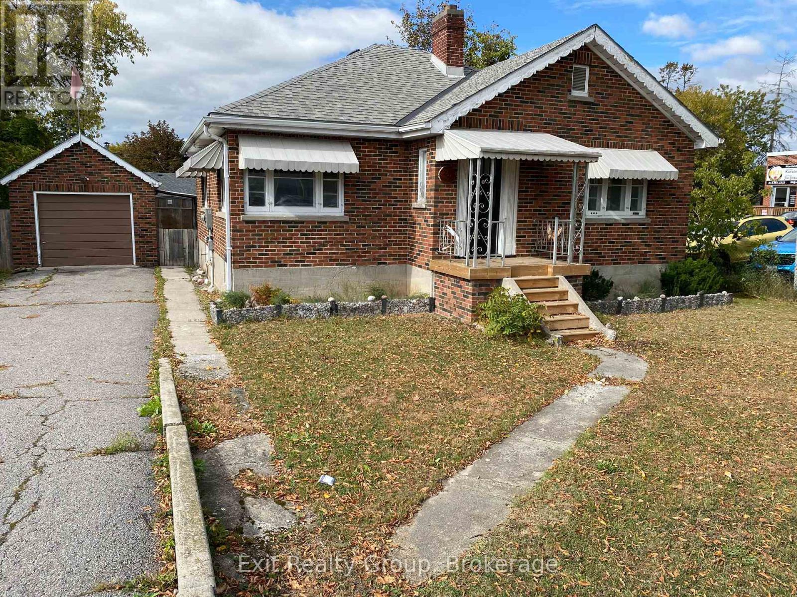 236 North Front Street, Belleville (Belleville Ward), ON