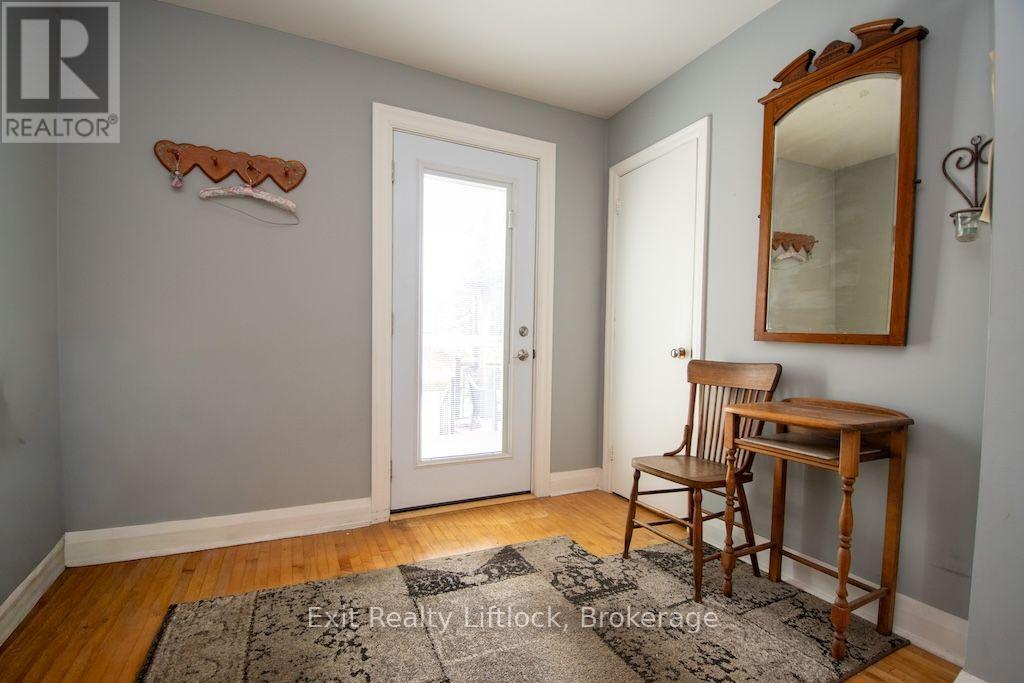 Patio door to deck - 445 Arndon Avenue, Peterborough (Otonabee Ward 1), ON