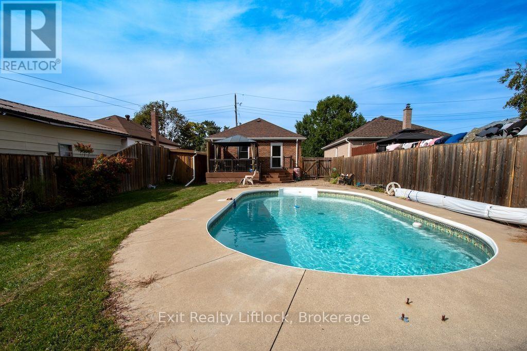 Inground Pool with Steps - 445 Arndon Avenue, Peterborough (Otonabee Ward 1), ON