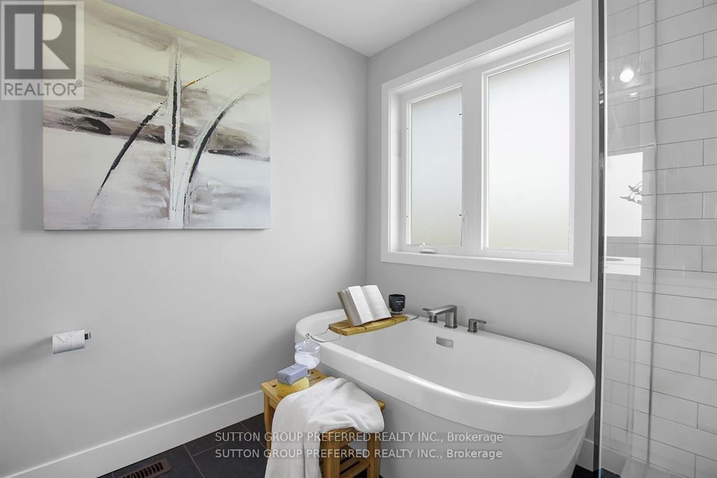 551 Scenic Court, Warwick (Watford), ON