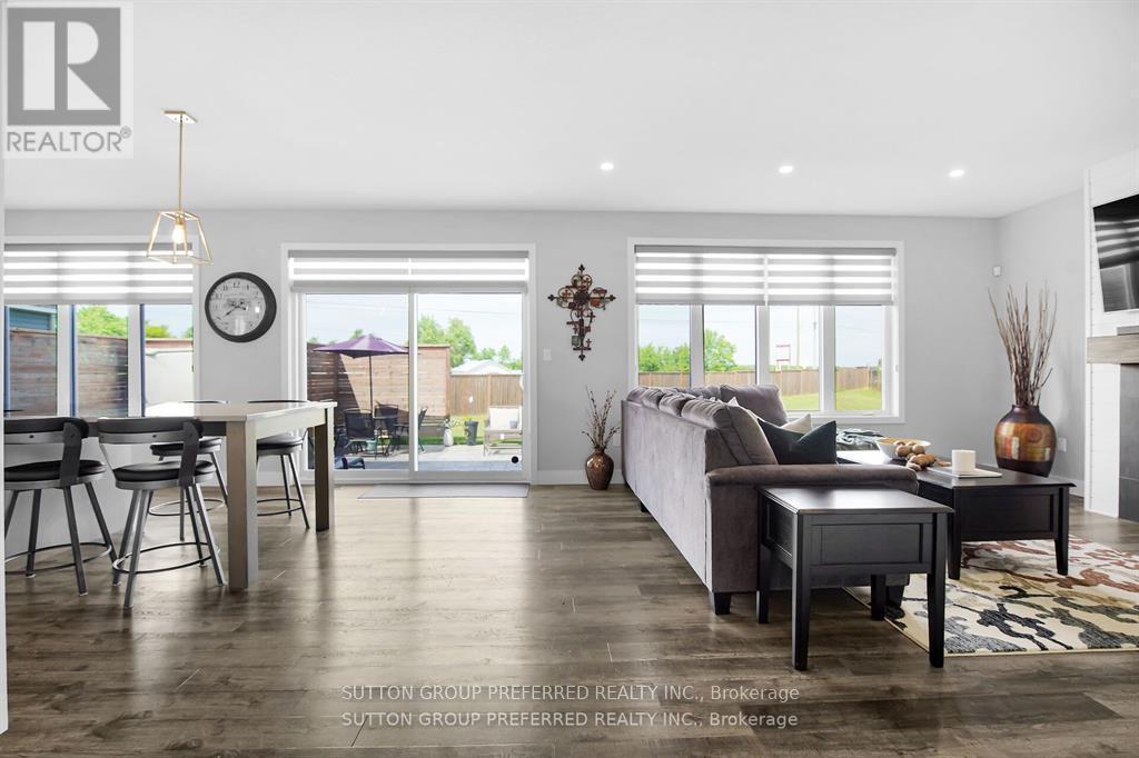 551 Scenic Court, Warwick (Watford), ON
