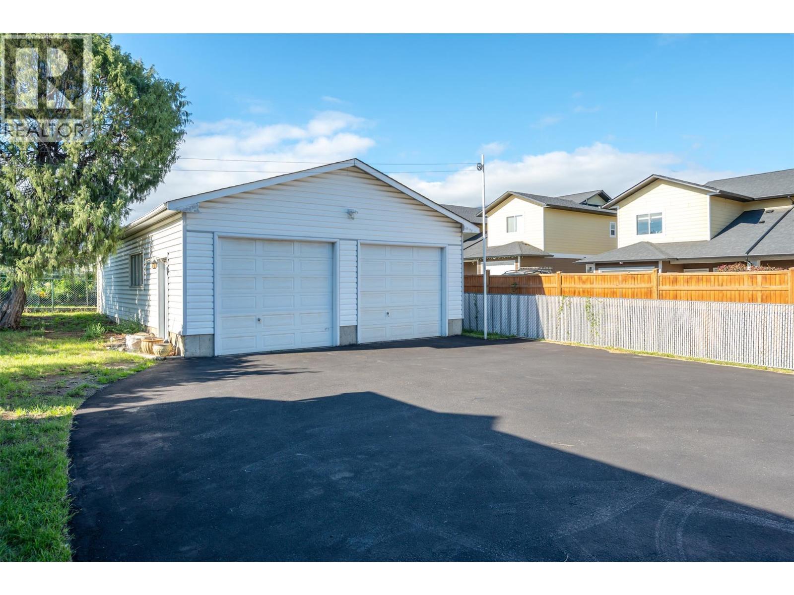 525 Skagit Avenue, Oliver, BC