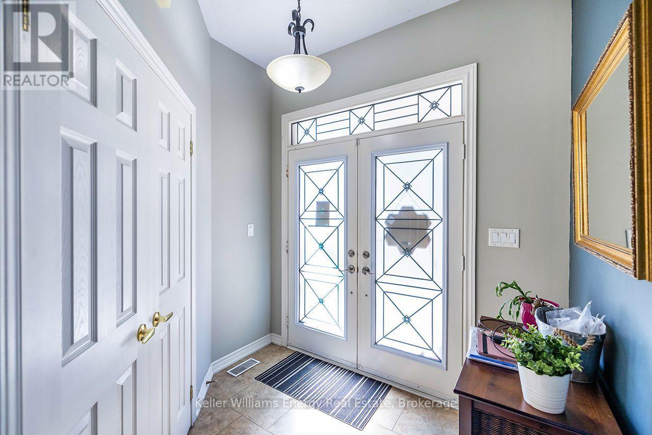 Front foyer/double doors - 409 Harris Street, Whitby (Downtown Whitby), ON