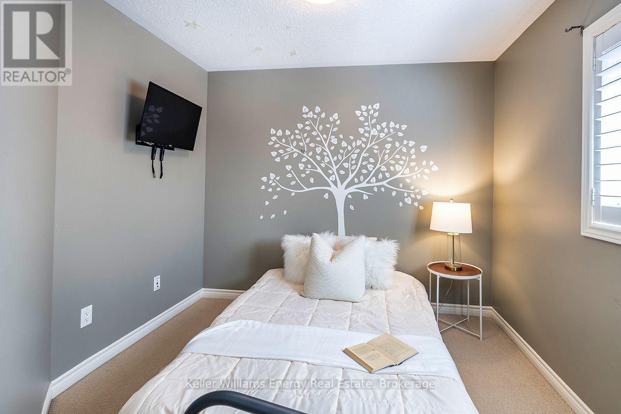 2nd bedroom - 409 Harris Street, Whitby (Downtown Whitby), ON