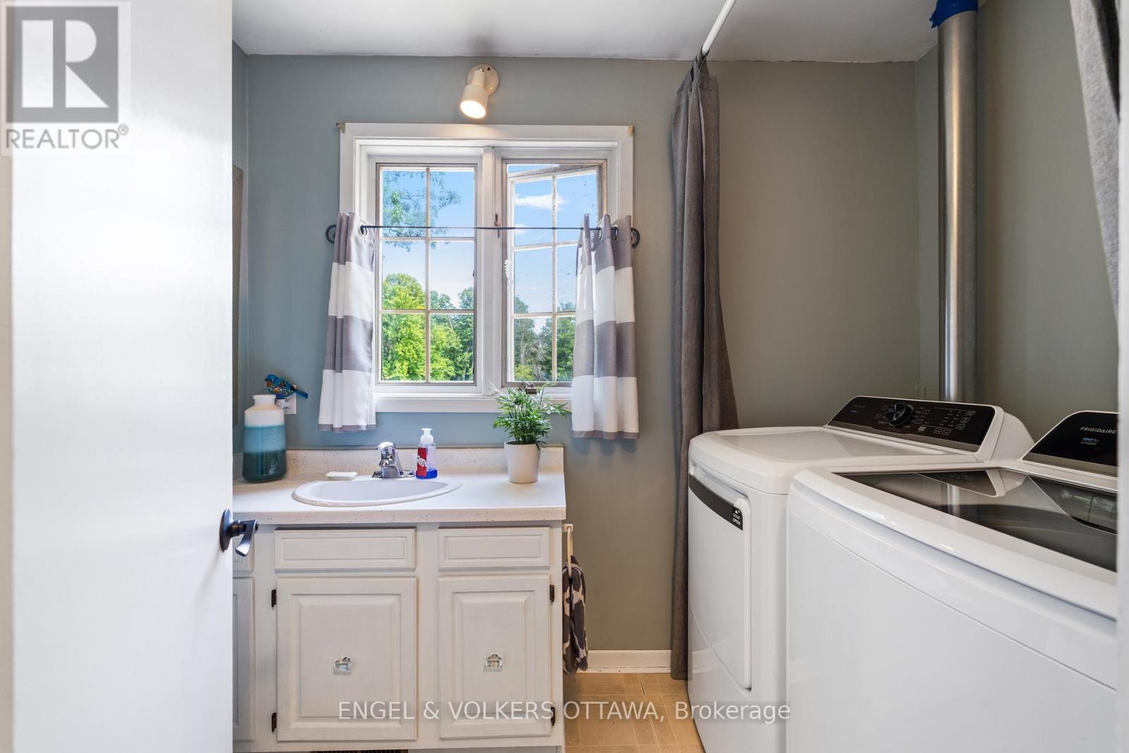 1119 Tighe Street, Ottawa, ON