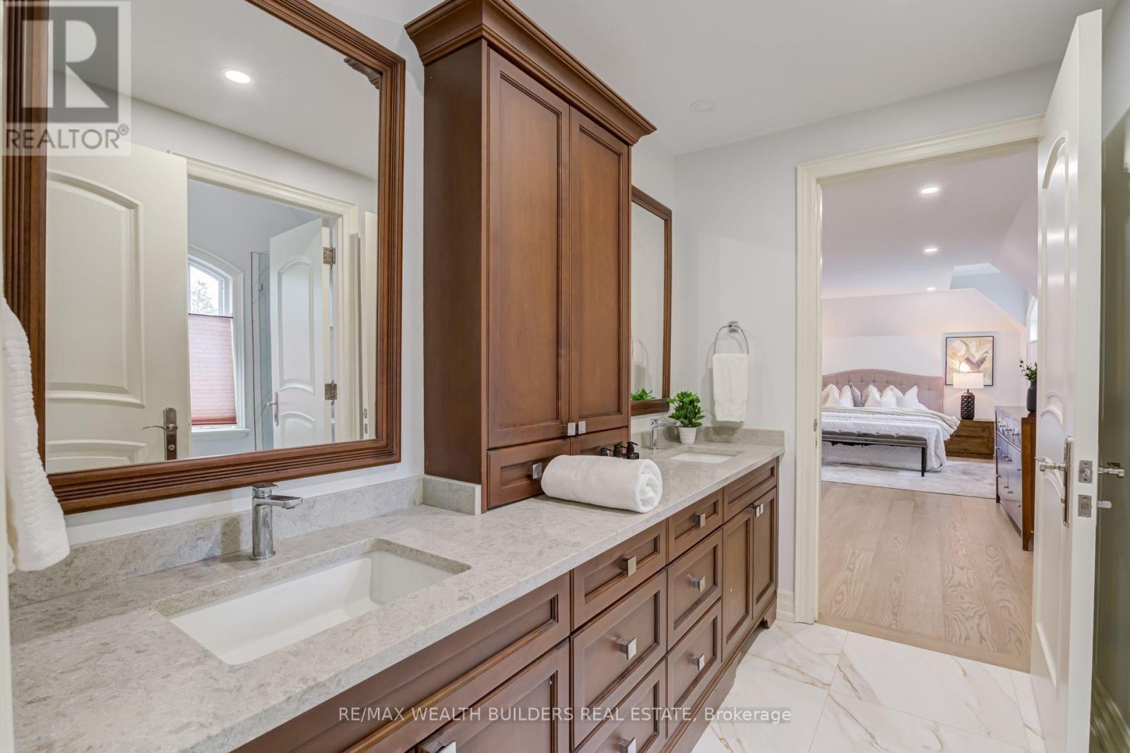 45 Shorewood Place, Oakville, ON
