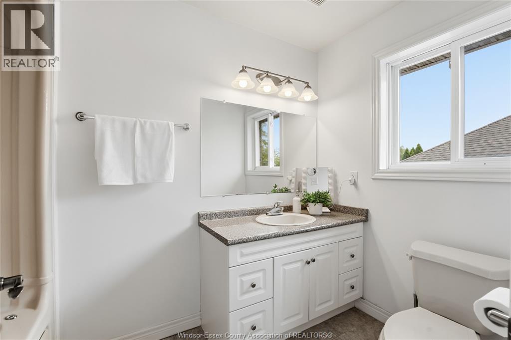 1352 Meridian, Windsor, ON