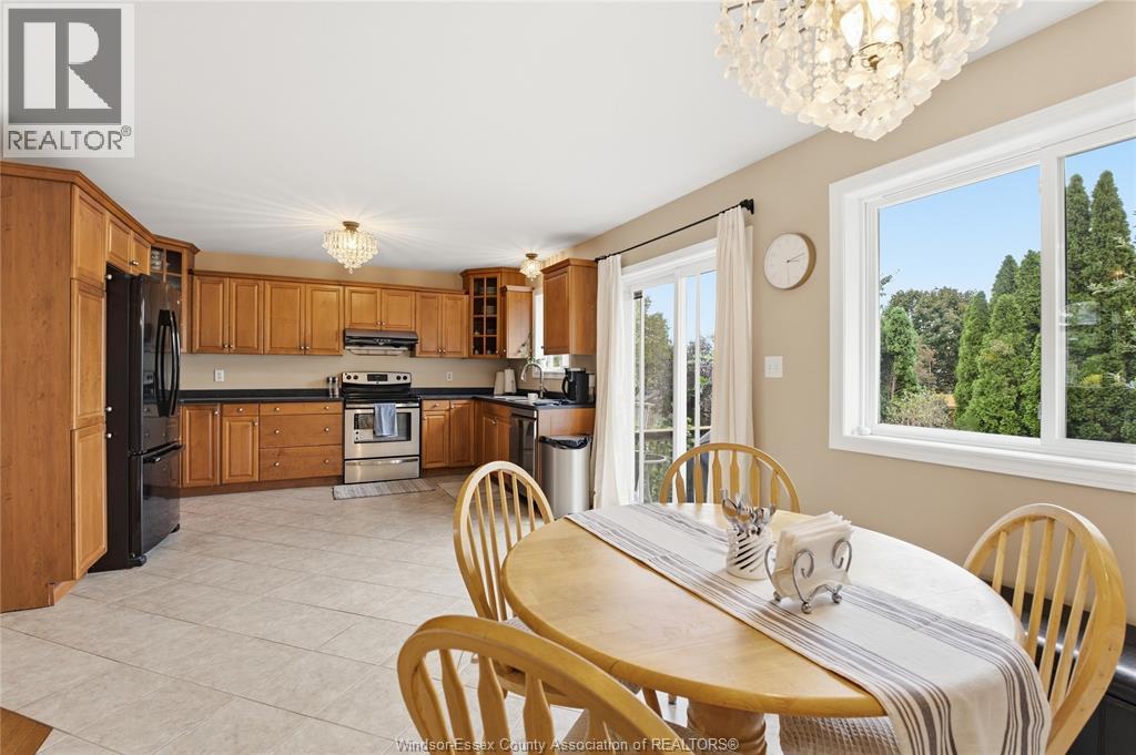 1352 Meridian, Windsor, ON