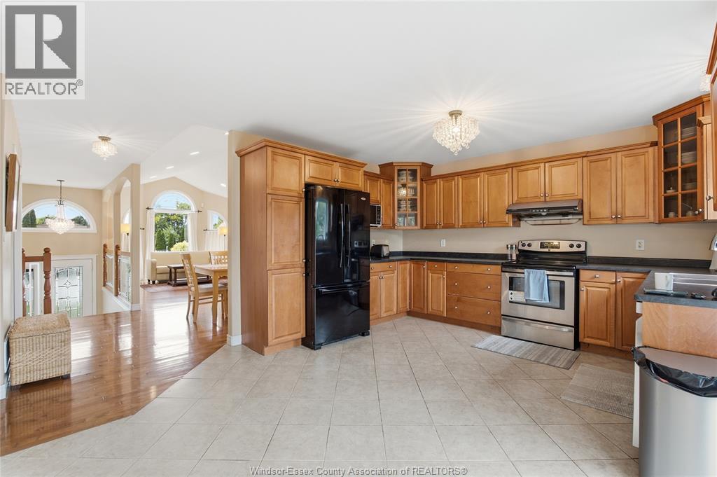 1352 Meridian, Windsor, ON
