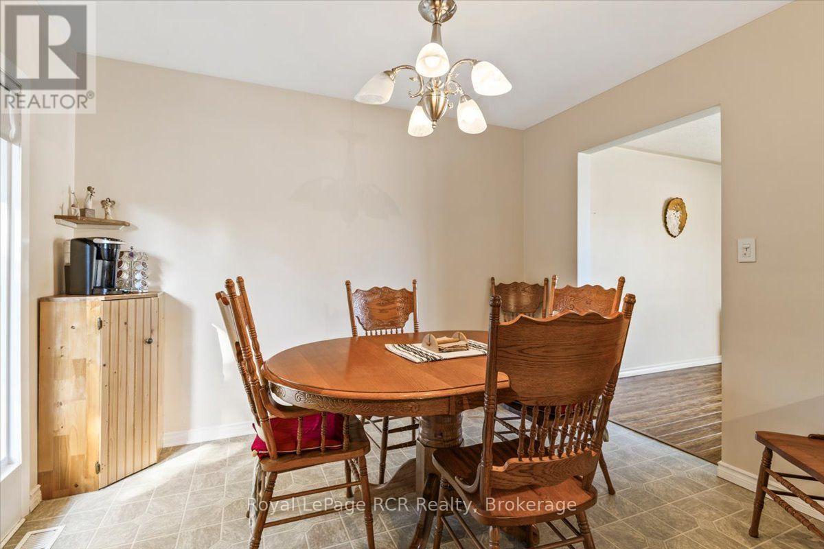 Dining Area - 513 6Th Street, Hanover, ON