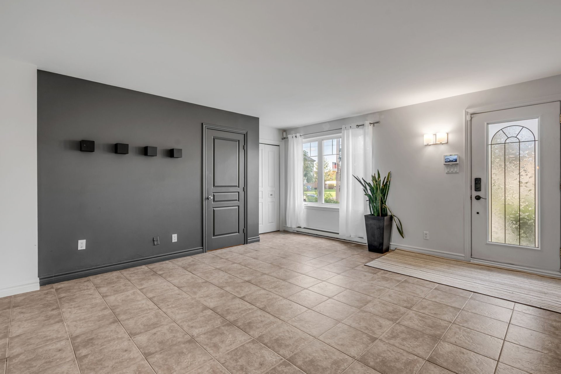 Living Room - 2635 Rue De La Rive-Boisée N., Québec (Les Rivières), QC