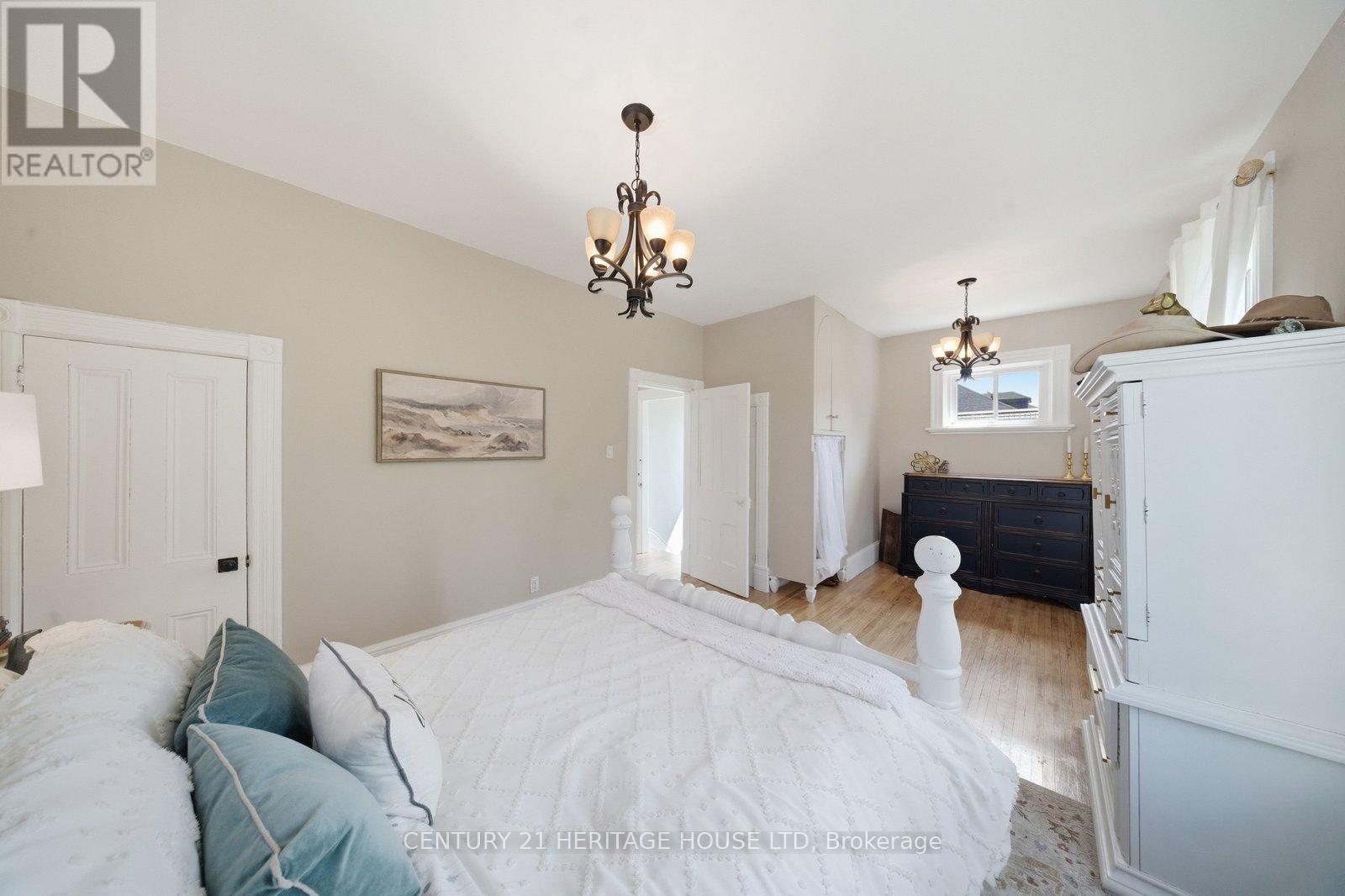 62 East Avenue, Brantford, ON
