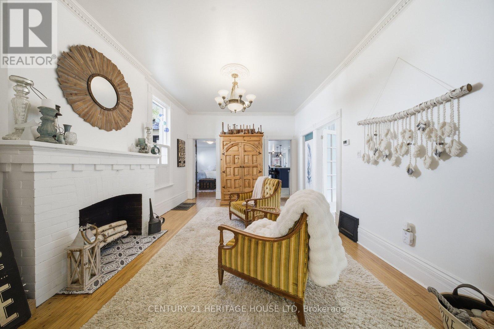 62 East Avenue, Brantford, ON