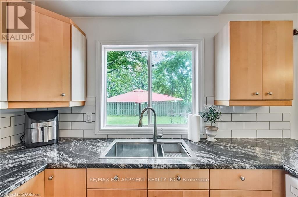 8 Beach Road, Haldimand, ON
