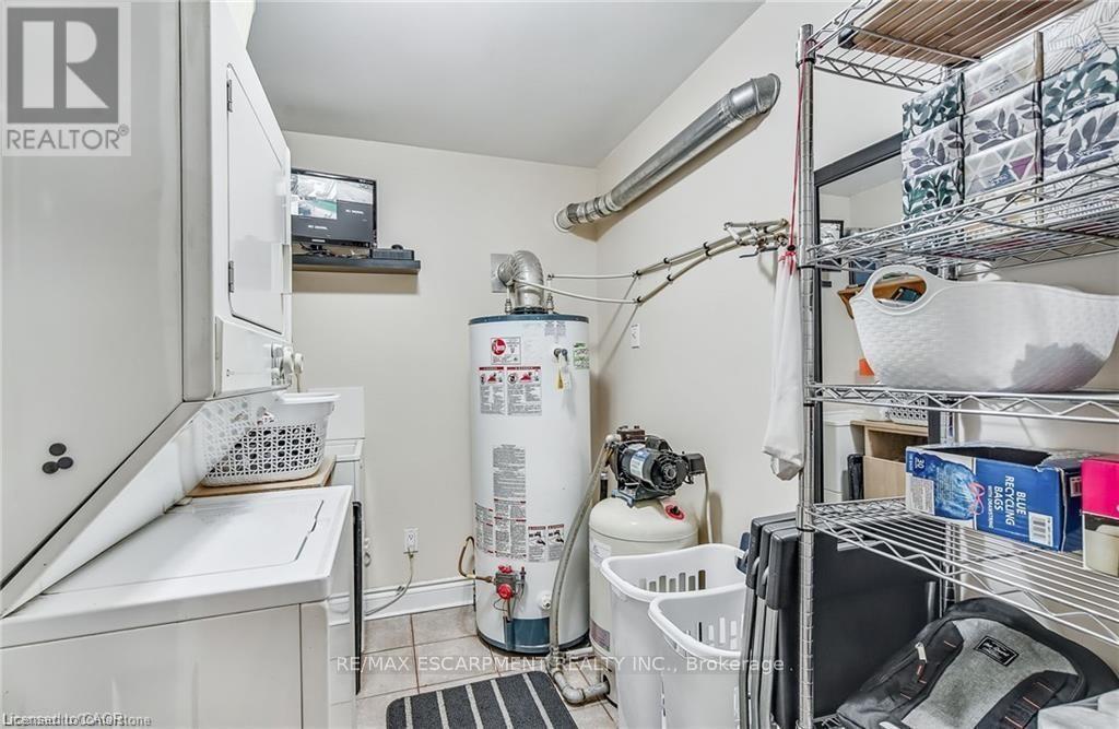 8 Beach Road, Haldimand, ON