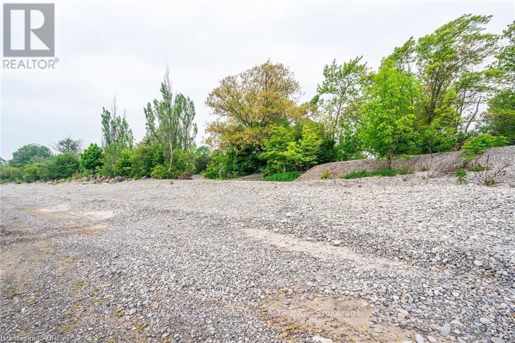 8 Beach Road, Haldimand, ON