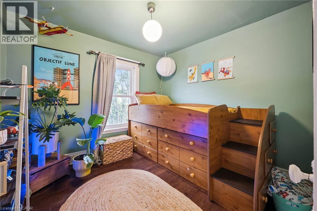Hardwood flooring - 58 Balmoral Avenue N, Hamilton, ON