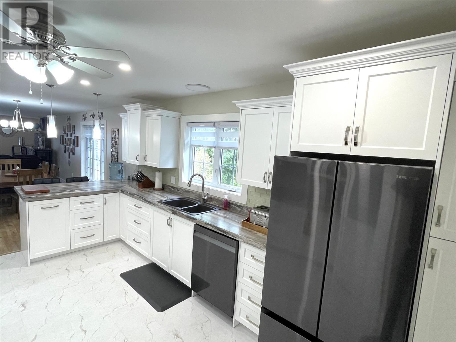 15 Twomey Drive, Botwood, NL
