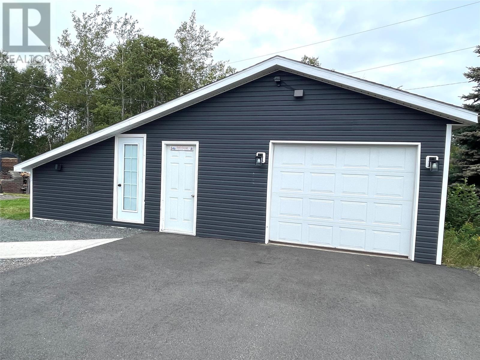 15 Twomey Drive, Botwood, NL