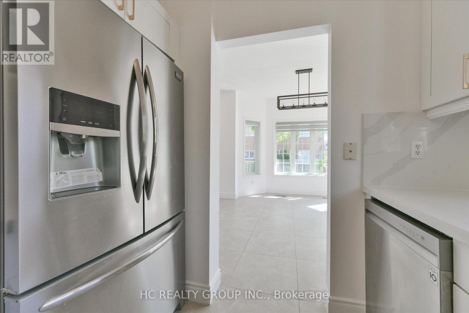 6 - 5 St Moritz Way, Markham, ON