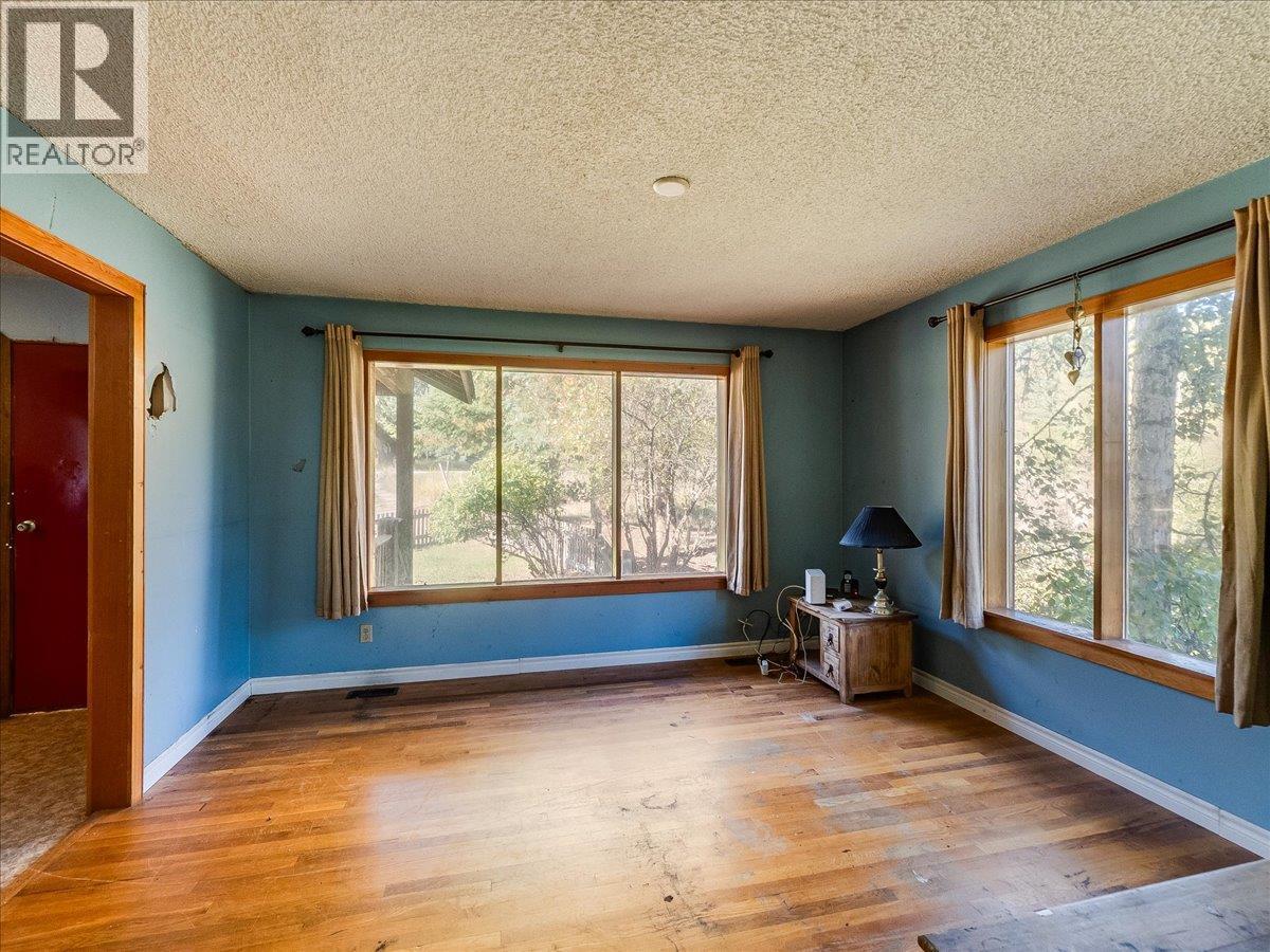 3168 Pass Creek Road, Crescent Valley, BC