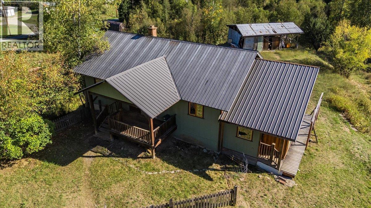 3168 Pass Creek Road, Crescent Valley, BC