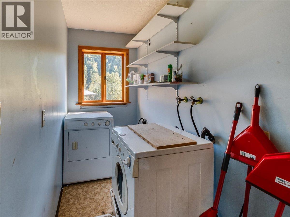 3168 Pass Creek Road, Crescent Valley, BC