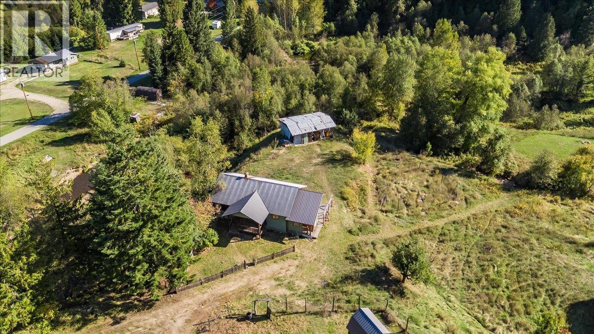 3168 Pass Creek Road, Crescent Valley, BC